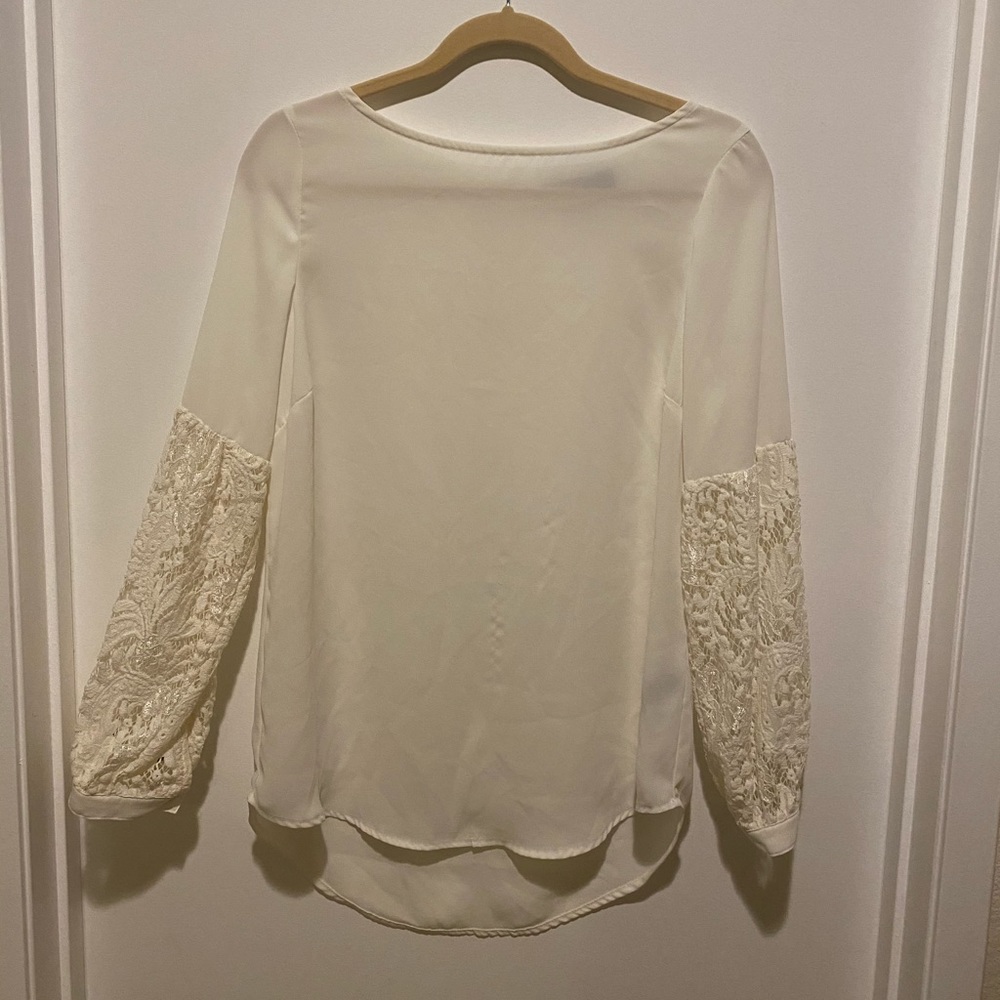 Apt.9 White Lace Sleeve Blouse